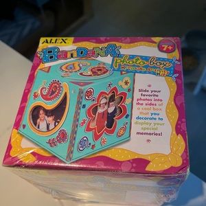 NWOT Alex bandana designed keepsake photo box that your child decorates. Age 7+